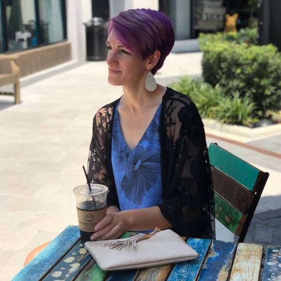 Meet your Posher, Elisabeth - Picture 3 of 5